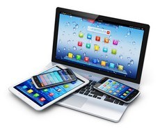 un ordinateur, une tablette et un smartphone
